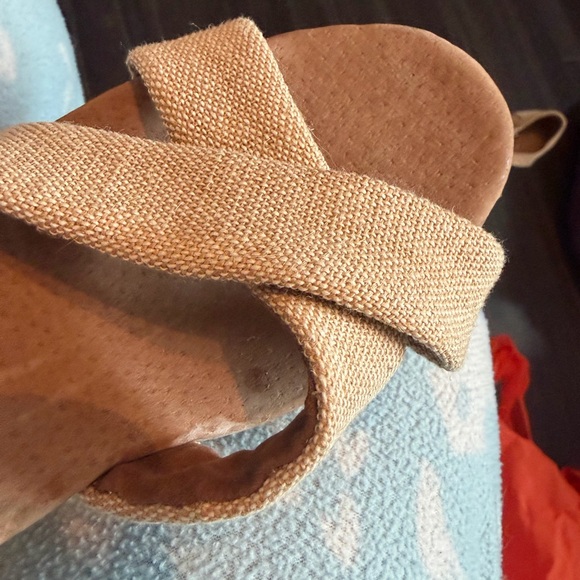 TOMS Women's Tan Cross-Strap Heels - Picture 2 of 4